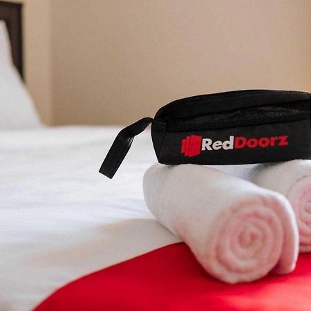 Reddoorz Near Ringroad City Walks Medan Exterior photo